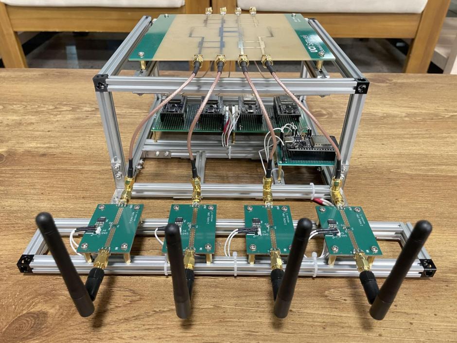 Image showing four antennas connected to a butler matrix, and the butler matrix connected to 4 ESP32s.